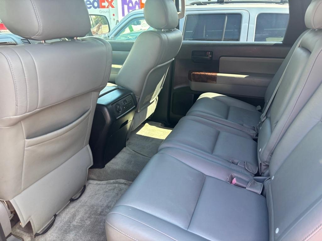Toyota Sequoia  2010