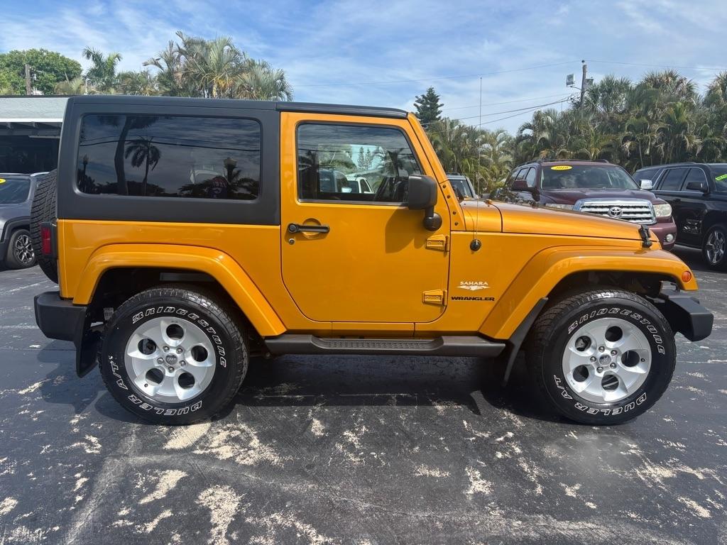 Jeep Wrangler 4WD 2dr Sahara 2014