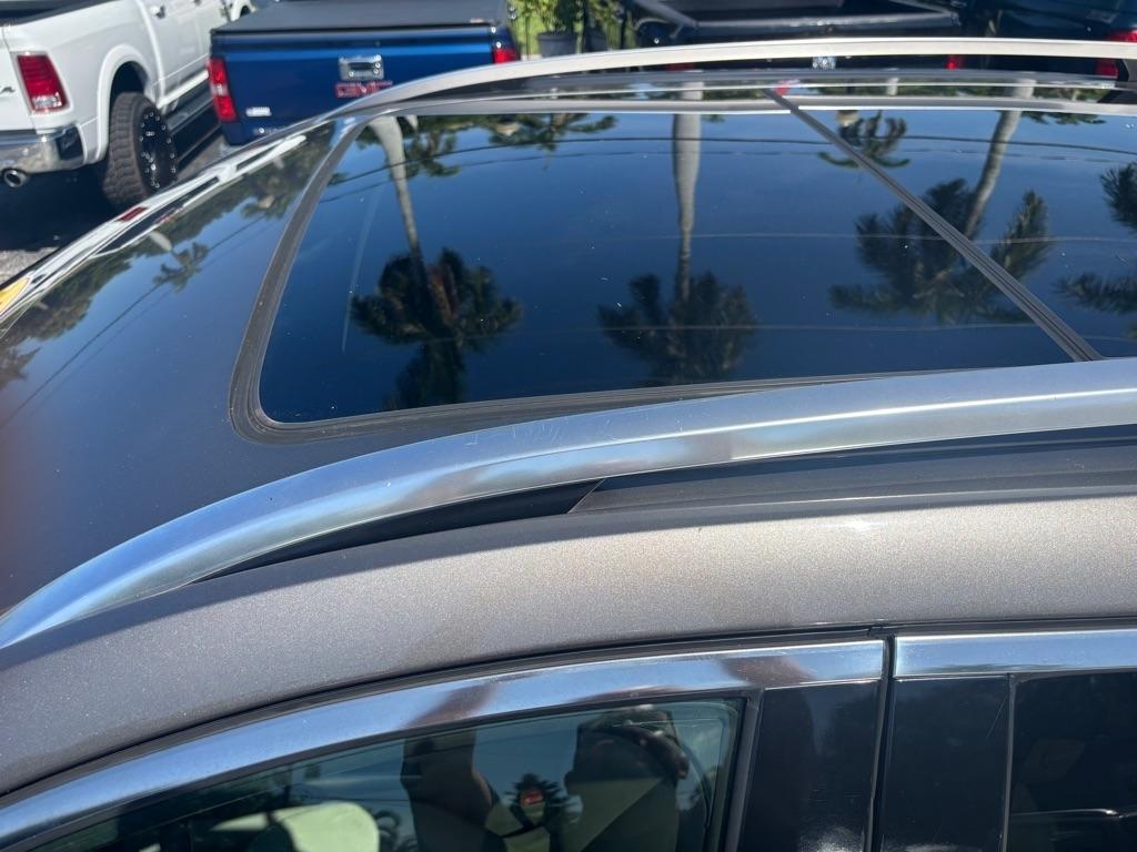 Cadillac SRX FWD 4dr Premium Collection 2011