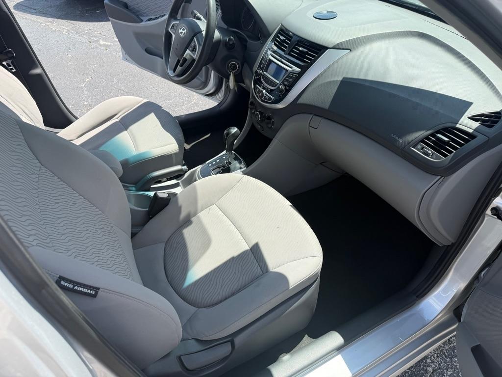 Hyundai Accent 4dr Sdn Auto GLS 2013
