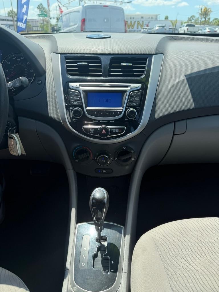 Hyundai Accent 4dr Sdn Auto GLS 2013