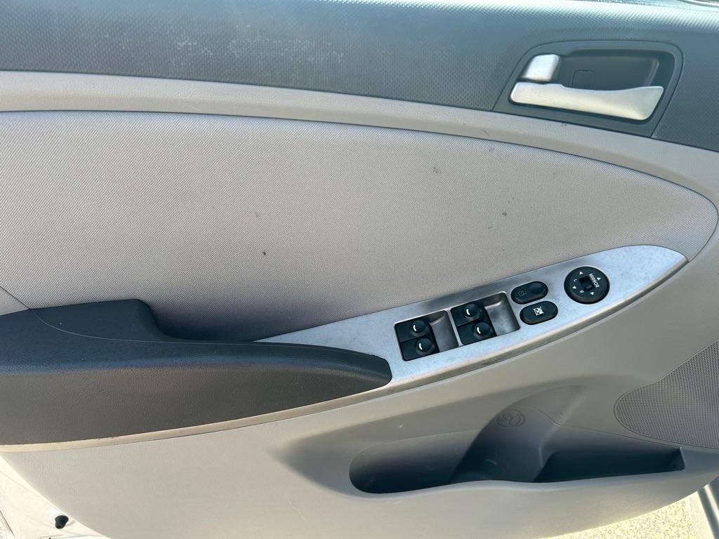 Hyundai Accent 4dr Sdn Auto GLS 2015