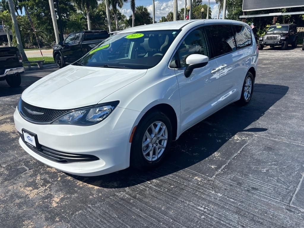 2017 Chrysler Pacifica Touring FWD