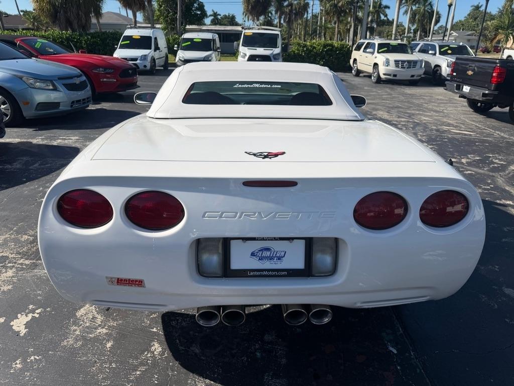 Chevrolet Corvette 2dr Convertible 2002