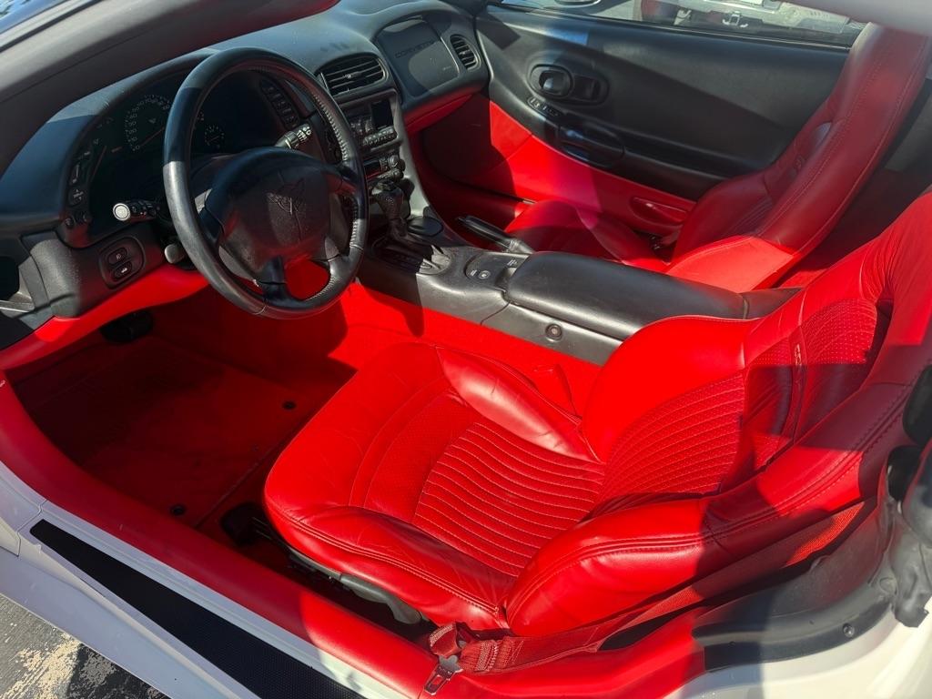 Chevrolet Corvette 2dr Convertible 2002