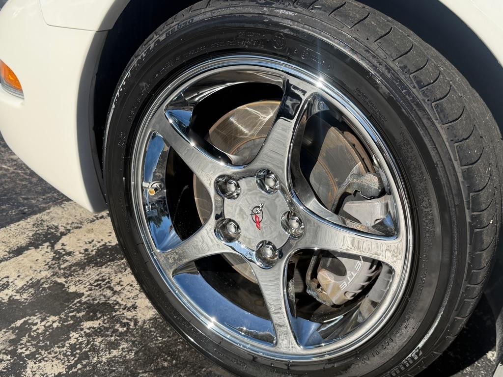 Chevrolet Corvette 2dr Convertible 2002