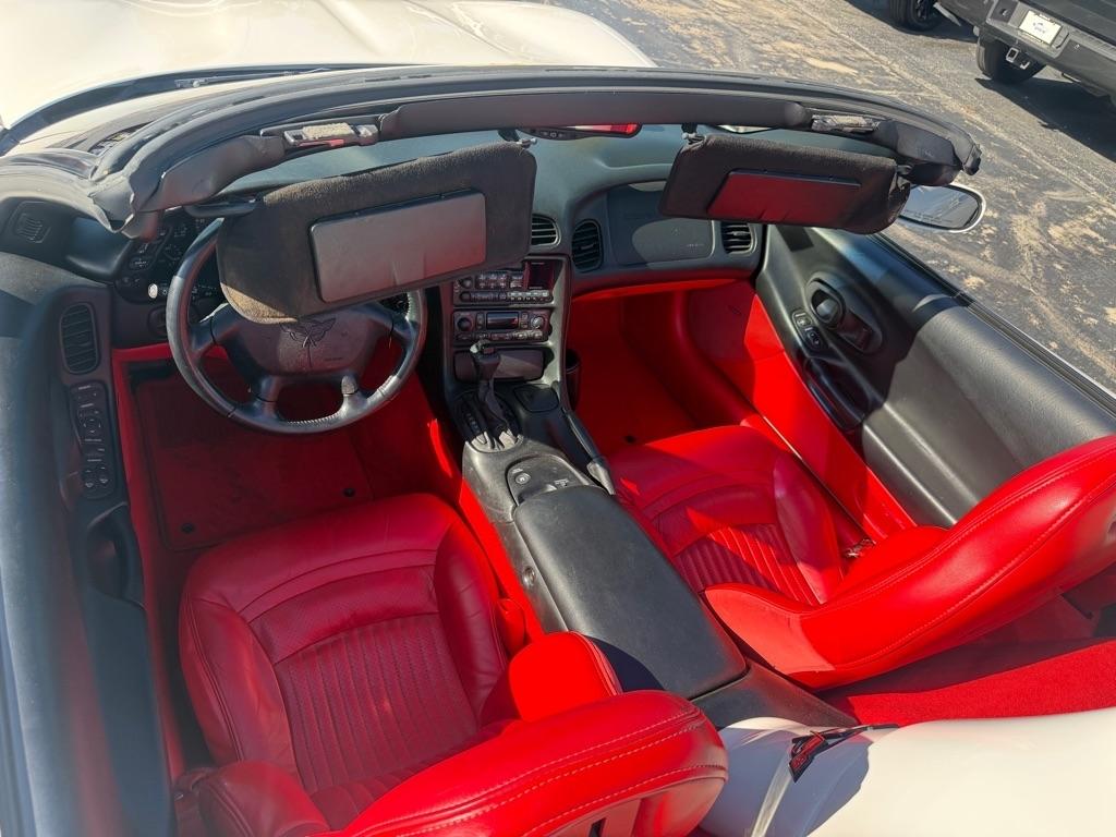 Chevrolet Corvette 2dr Convertible 2002