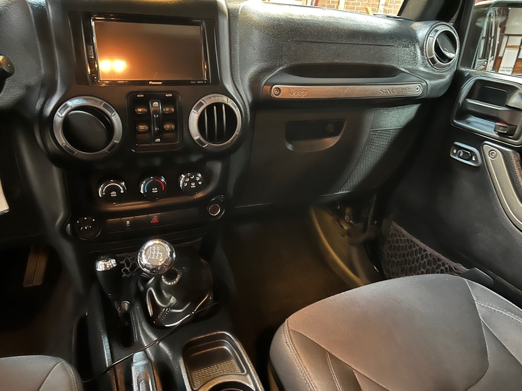 Jeep Wrangler Unlimited 4WD 4dr Willys Wheeler *Ltd Avail* 2015