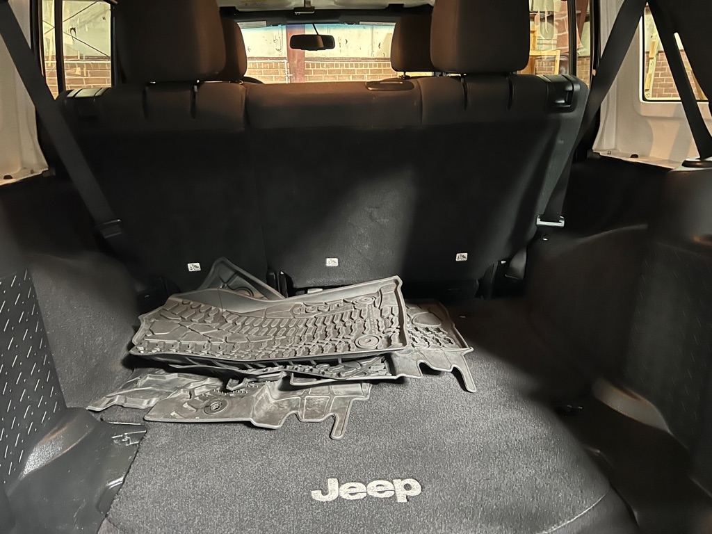 Jeep Wrangler Unlimited 4WD 4dr Willys Wheeler *Ltd Avail* 2015