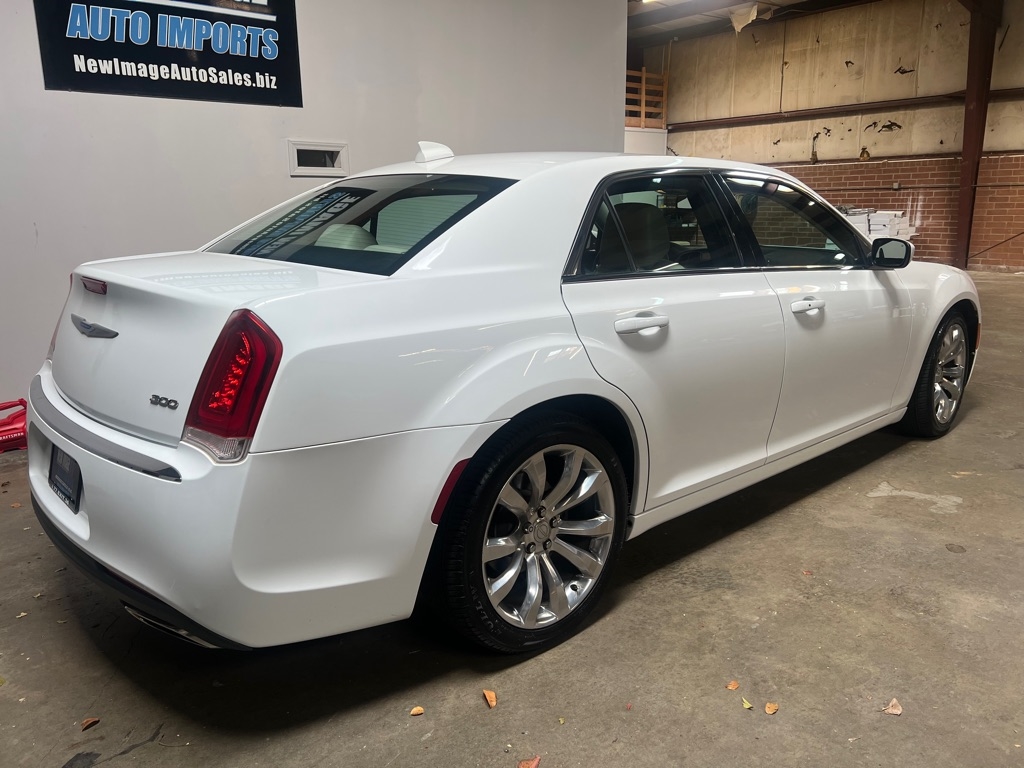 Chrysler 300 Touring L RWD *Ltd Avail* 2019