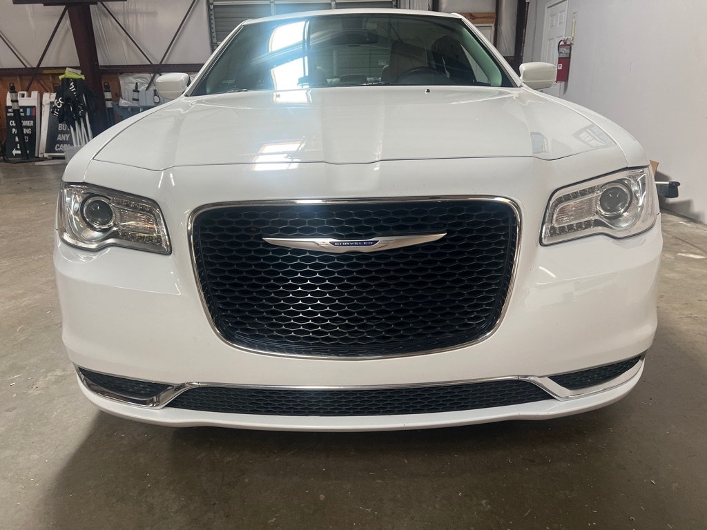 Chrysler 300 Touring L RWD *Ltd Avail* 2019