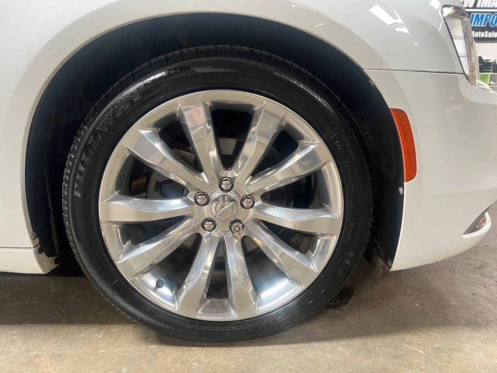Chrysler 300 Touring L RWD *Ltd Avail* 2019