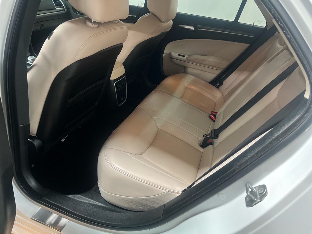 Chrysler 300 Touring L RWD *Ltd Avail* 2019