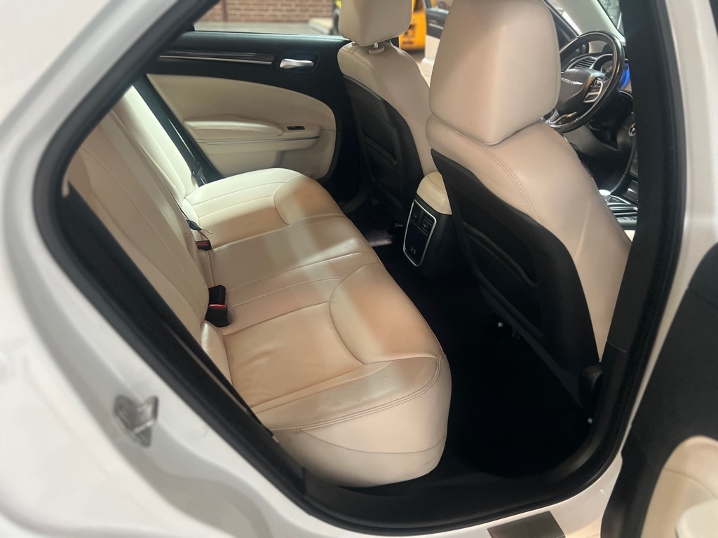 Chrysler 300 Touring L RWD *Ltd Avail* 2019