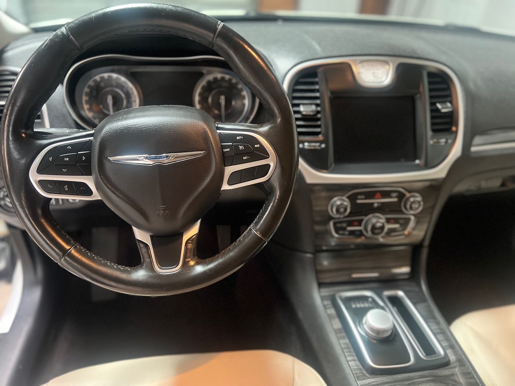 Chrysler 300 Touring L RWD *Ltd Avail* 2019