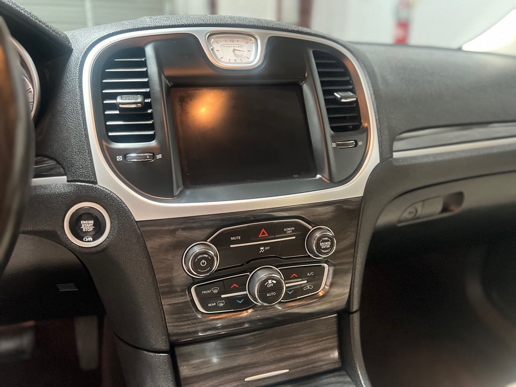 Chrysler 300 Touring L RWD *Ltd Avail* 2019