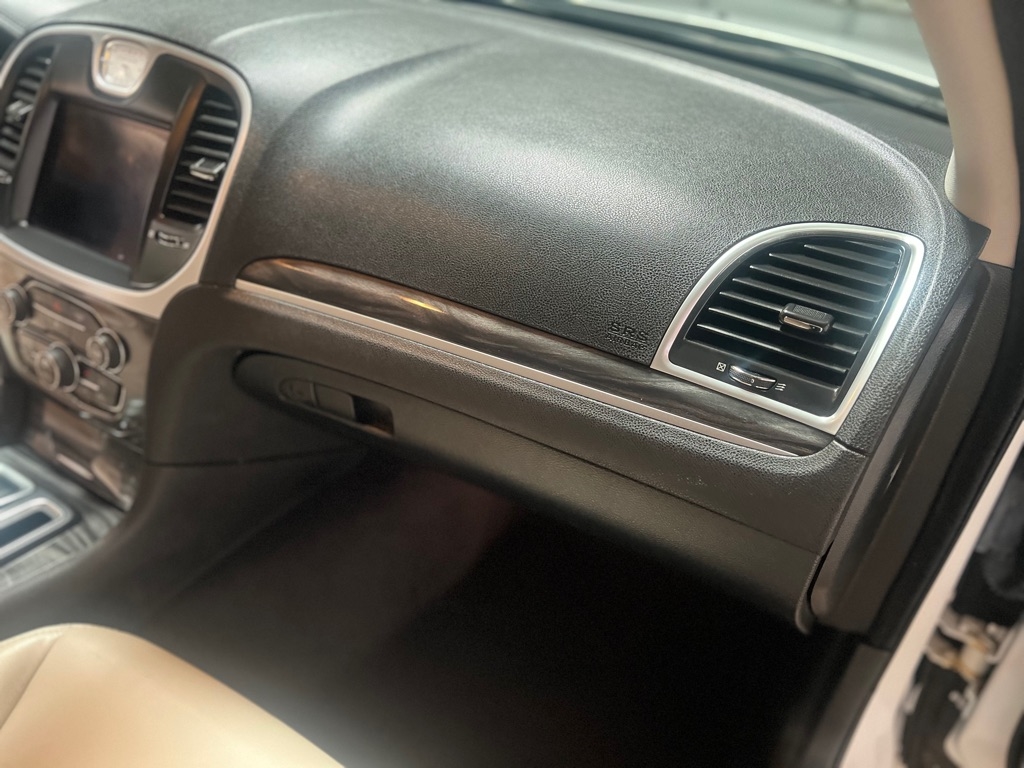 Chrysler 300 Touring L RWD *Ltd Avail* 2019