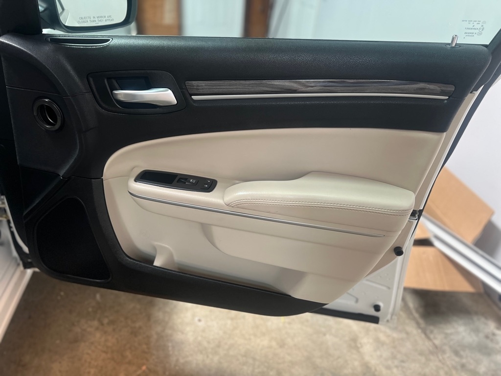 Chrysler 300 Touring L RWD *Ltd Avail* 2019