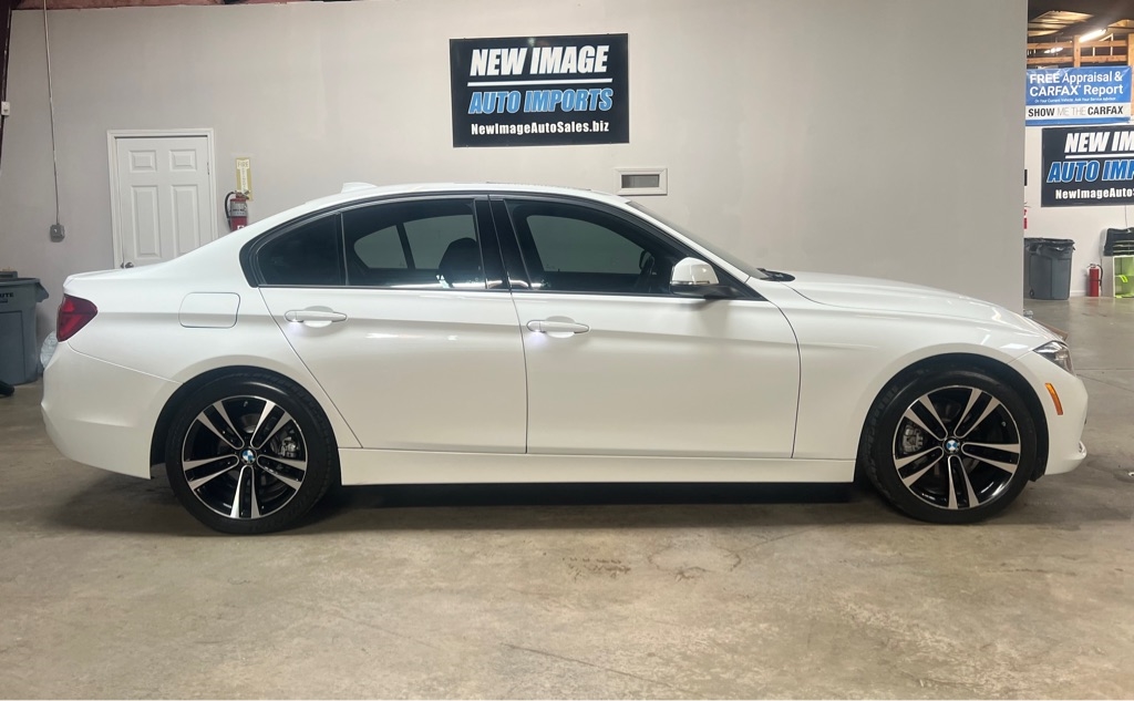 2018 BMW 3 Series 330i's photo