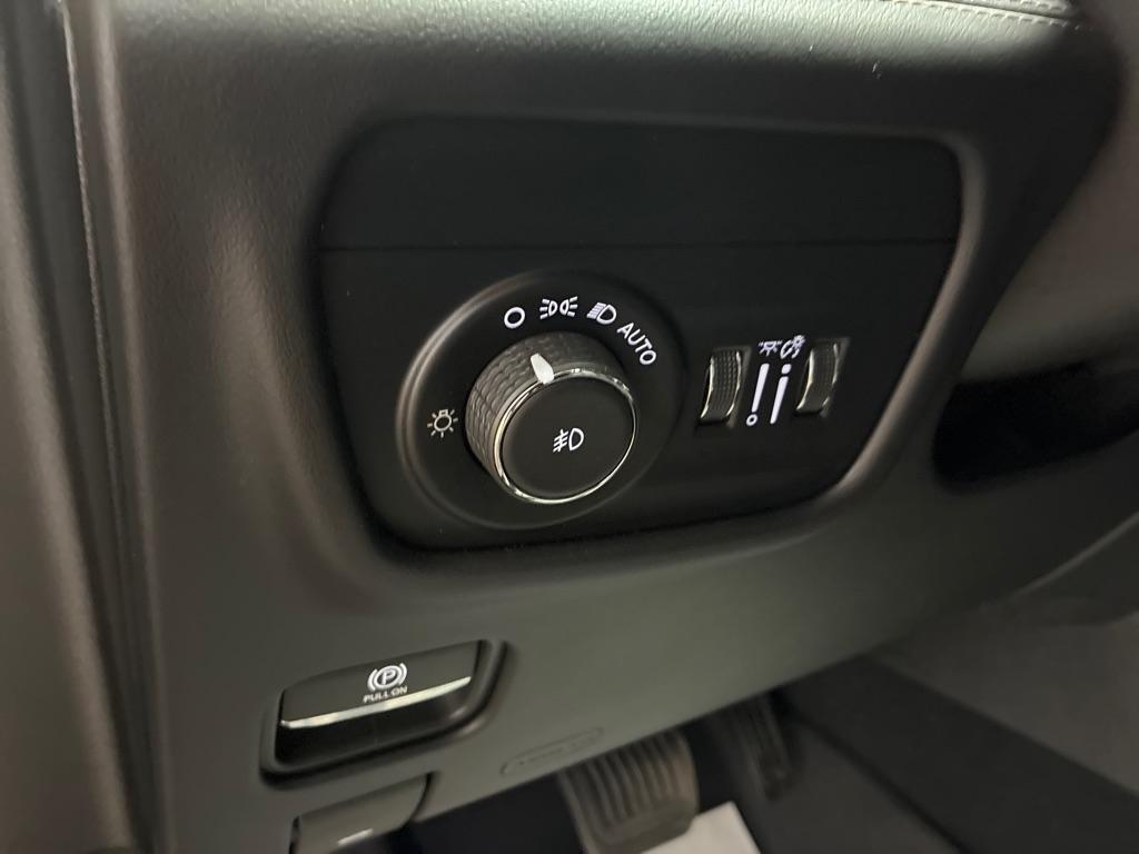 Jeep Grand Cherokee Summit Reserve 4x4 2023