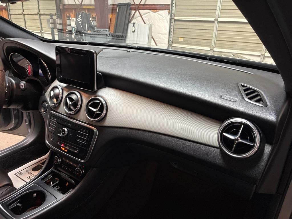 Mercedes-Benz GLA FWD 4dr GLA 250 2016