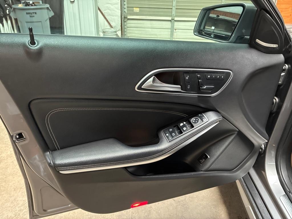 Mercedes-Benz GLA FWD 4dr GLA 250 2016