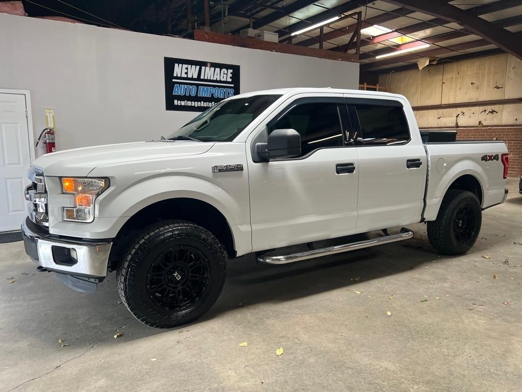 Ford F-150 4WD SuperCrew 145" XLT 2015