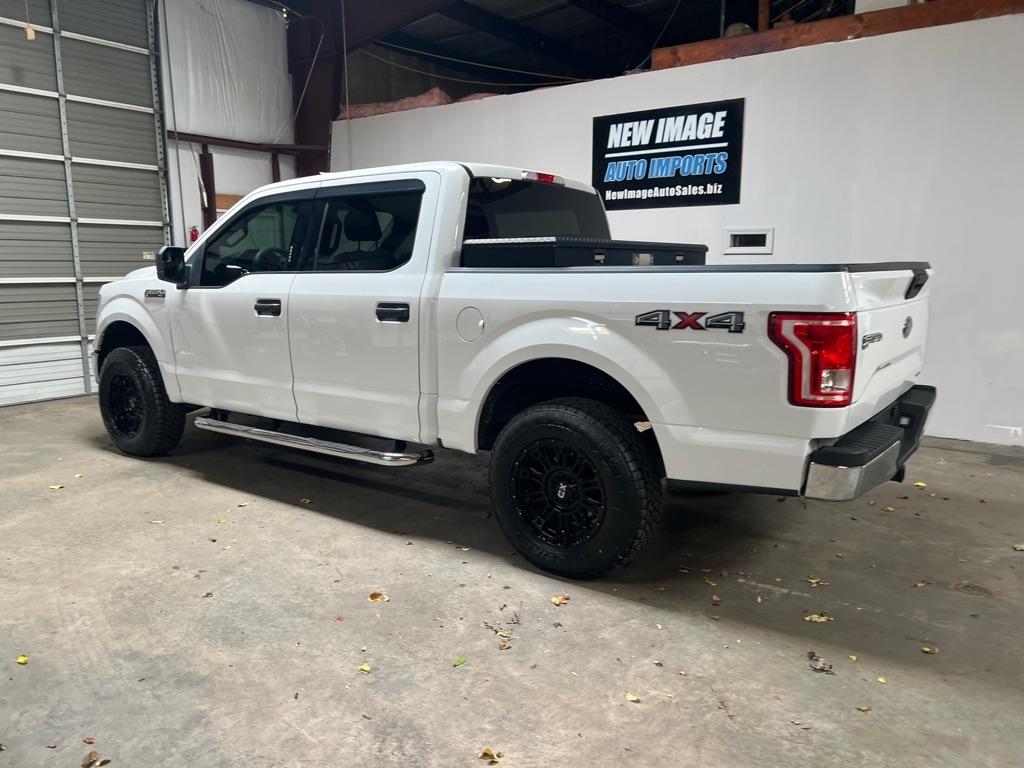 Ford F-150 4WD SuperCrew 145" XLT 2015