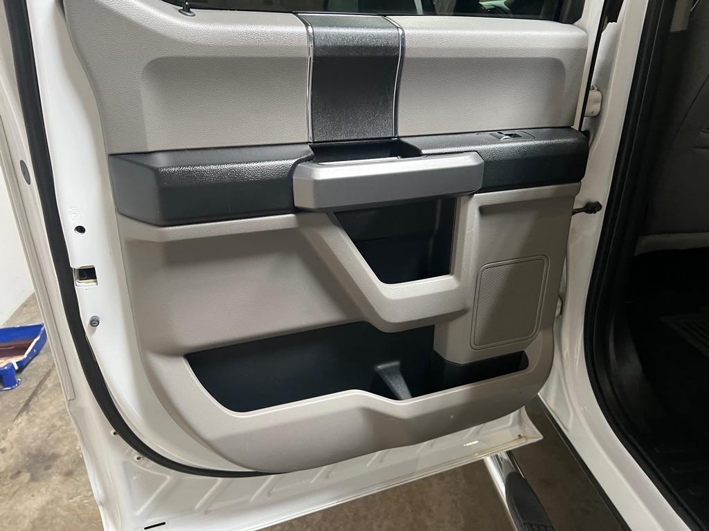 Ford F-150 4WD SuperCrew 145" XLT 2015