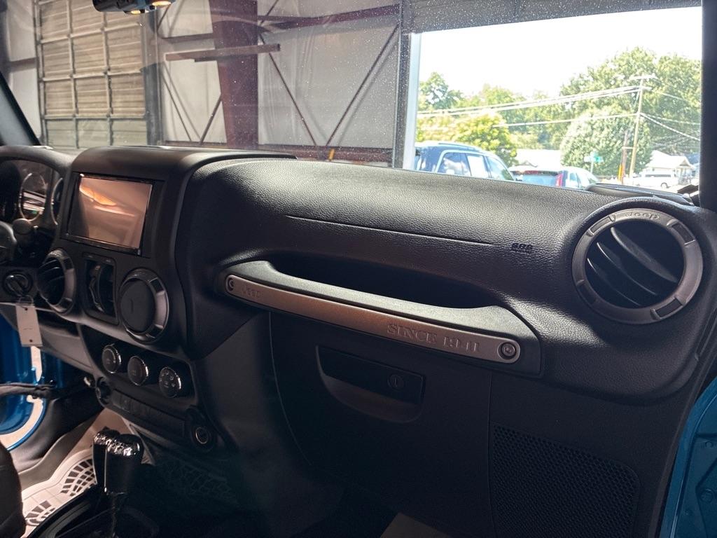 Jeep Wrangler Unlimited 4WD 4dr Sport 2015