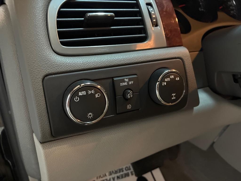 Chevrolet Tahoe 4WD 4dr 1500 LTZ 2010