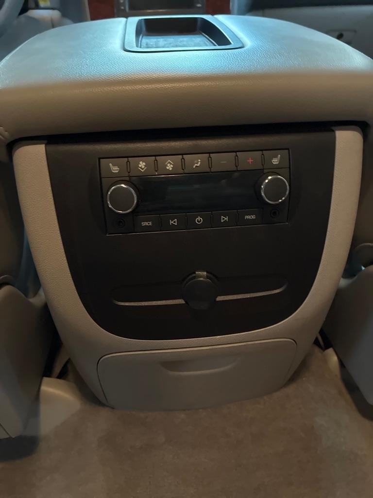 Chevrolet Tahoe 4WD 4dr 1500 LTZ 2010