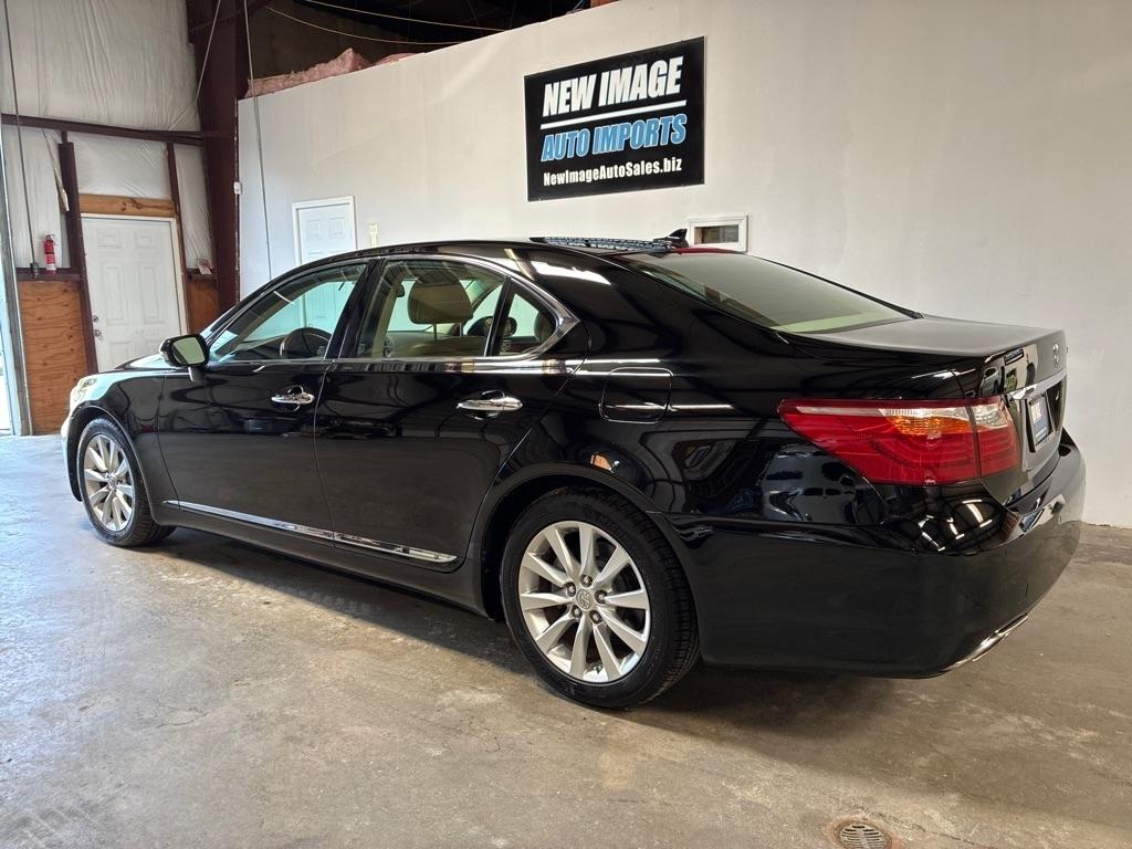 Lexus LS 460 4dr Sdn RWD 2012