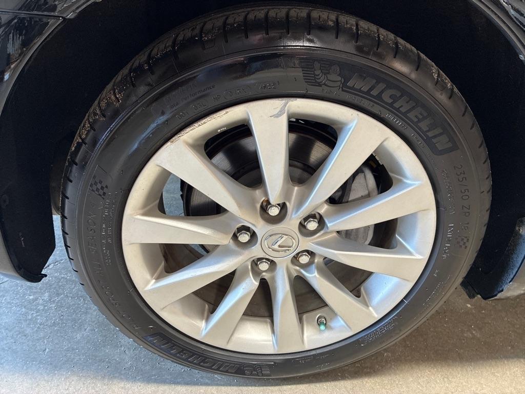 Lexus LS 460 4dr Sdn RWD 2012