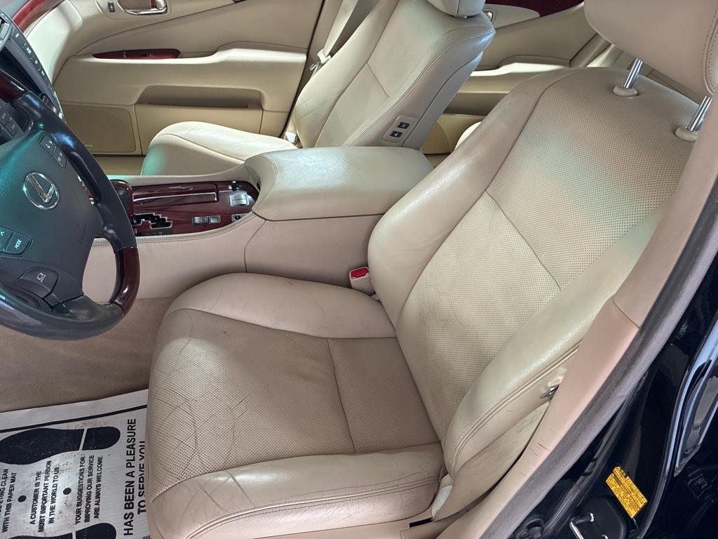Lexus LS 460 4dr Sdn RWD 2012