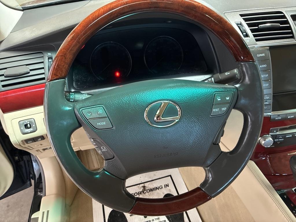 Lexus LS 460 4dr Sdn RWD 2012