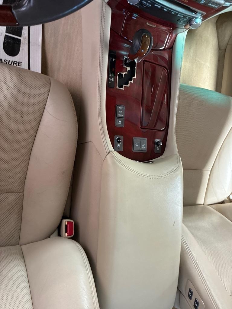 Lexus LS 460 4dr Sdn RWD 2012