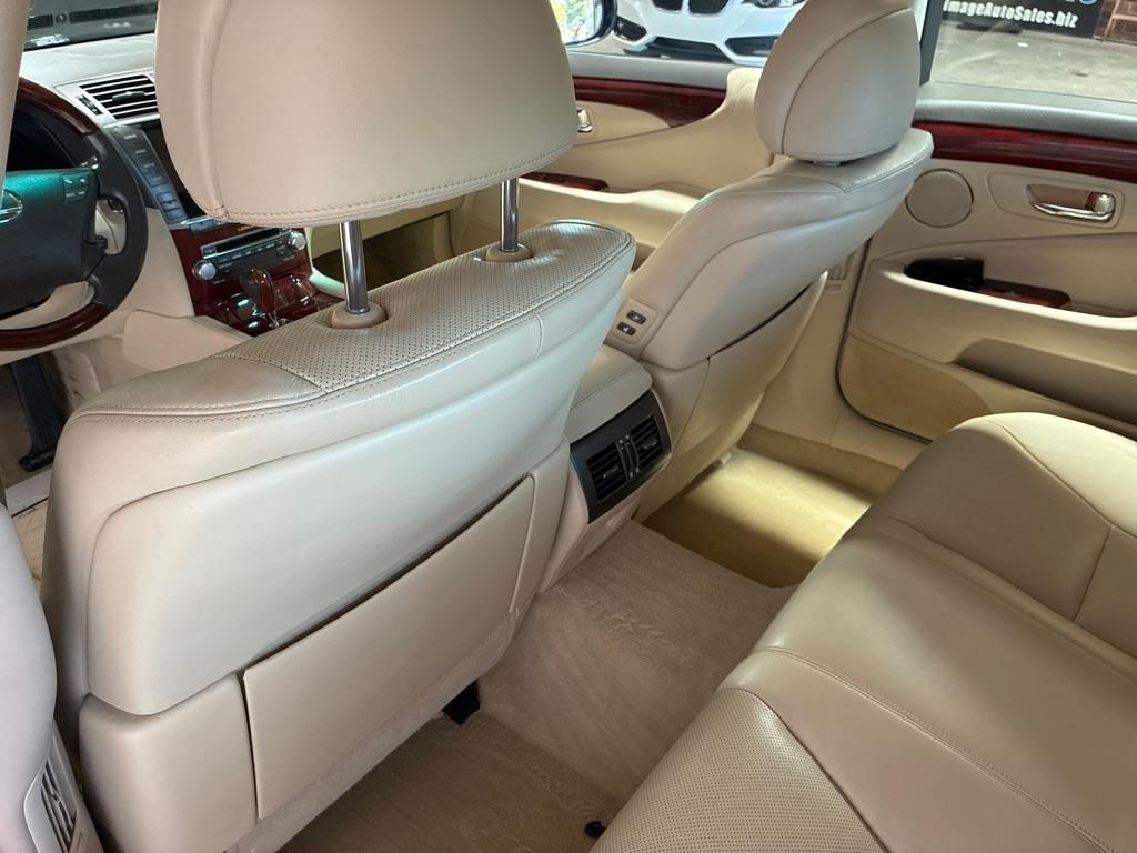 Lexus LS 460 4dr Sdn RWD 2012