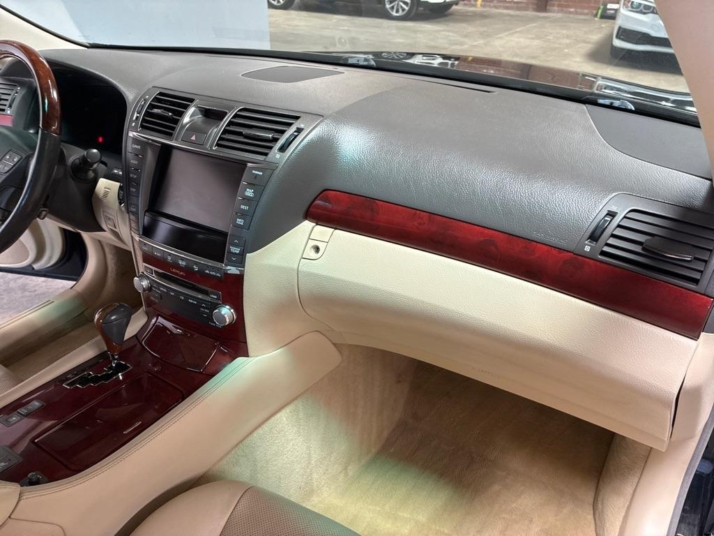 Lexus LS 460 4dr Sdn RWD 2012