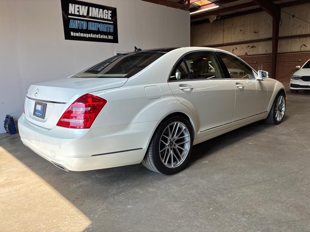 Mercedes-Benz S-Class 4dr Sdn S 550 RWD 2011