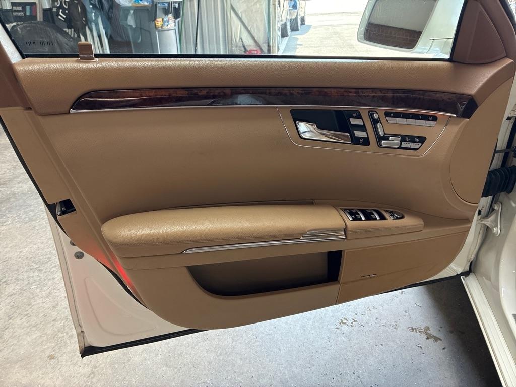Mercedes-Benz S-Class 4dr Sdn S 550 RWD 2011