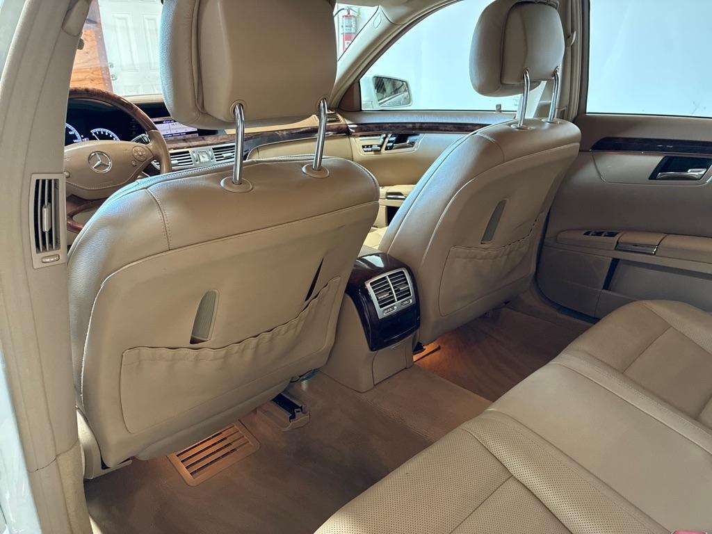 Mercedes-Benz S-Class 4dr Sdn S 550 RWD 2011