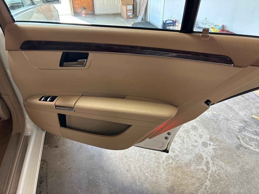 Mercedes-Benz S-Class 4dr Sdn S 550 RWD 2011
