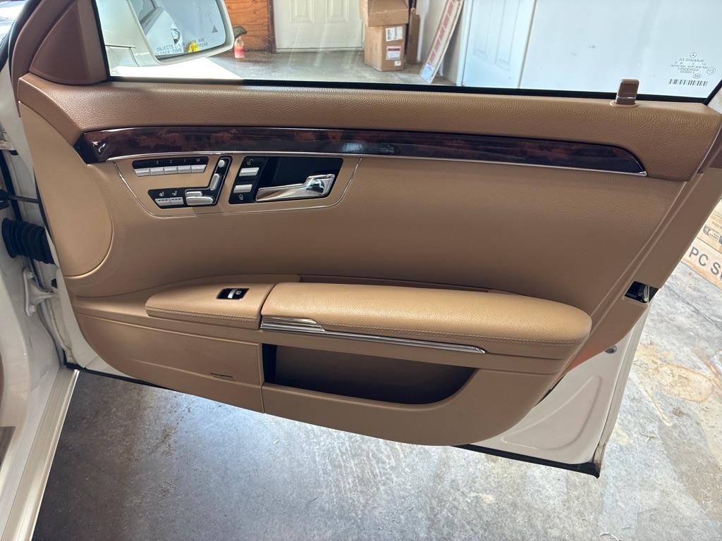 Mercedes-Benz S-Class 4dr Sdn S 550 RWD 2011