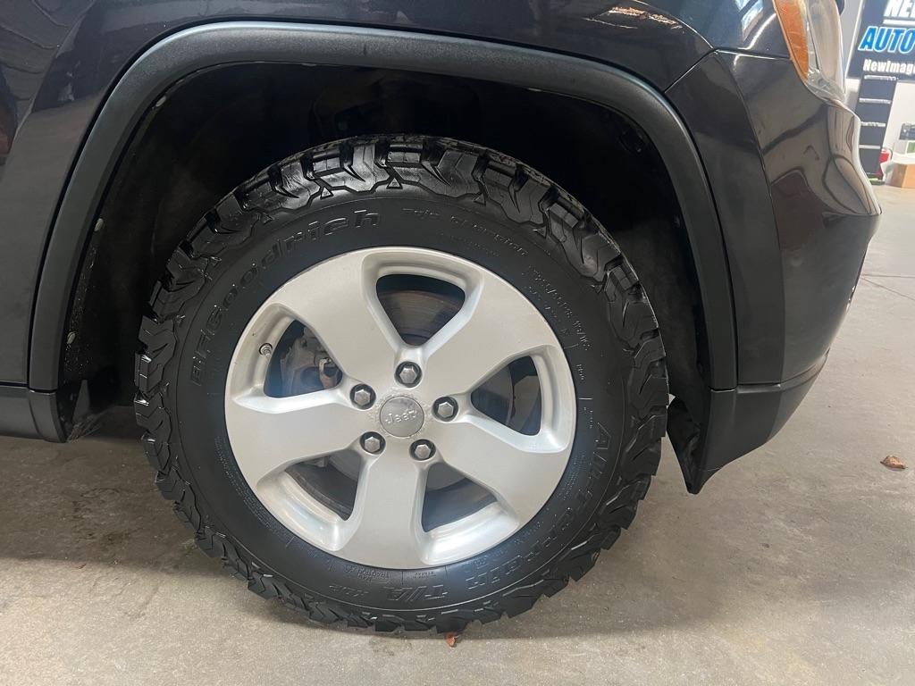 Jeep Grand Cherokee 4WD 4dr Laredo 2012