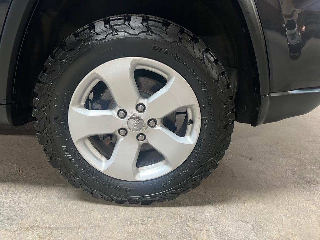 Jeep Grand Cherokee 4WD 4dr Laredo 2012