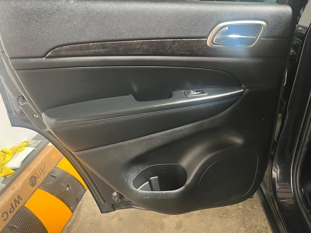 Jeep Grand Cherokee 4WD 4dr Laredo 2012