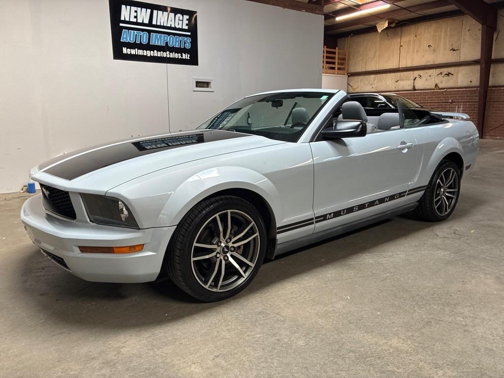 Ford Mustang 2dr Conv Deluxe 2005