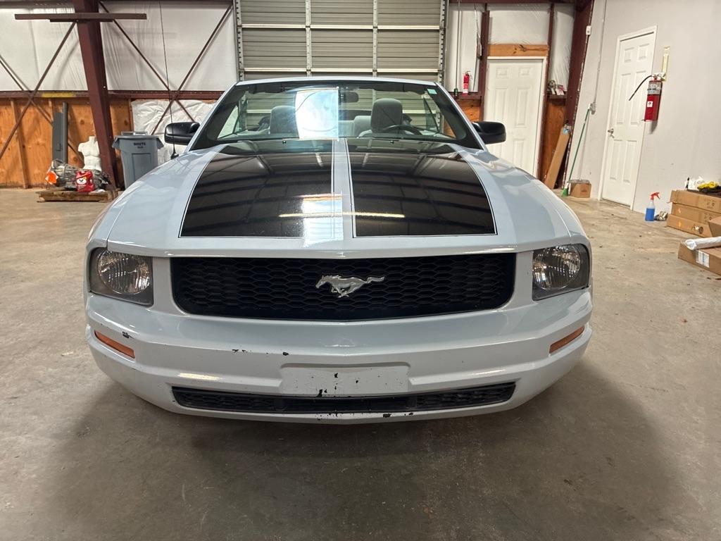 Ford Mustang 2dr Conv Deluxe 2005