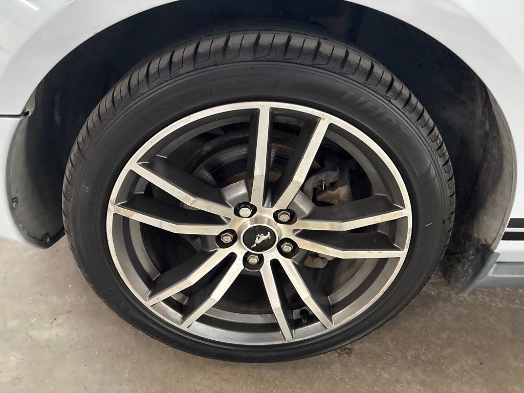 Ford Mustang 2dr Conv Deluxe 2005
